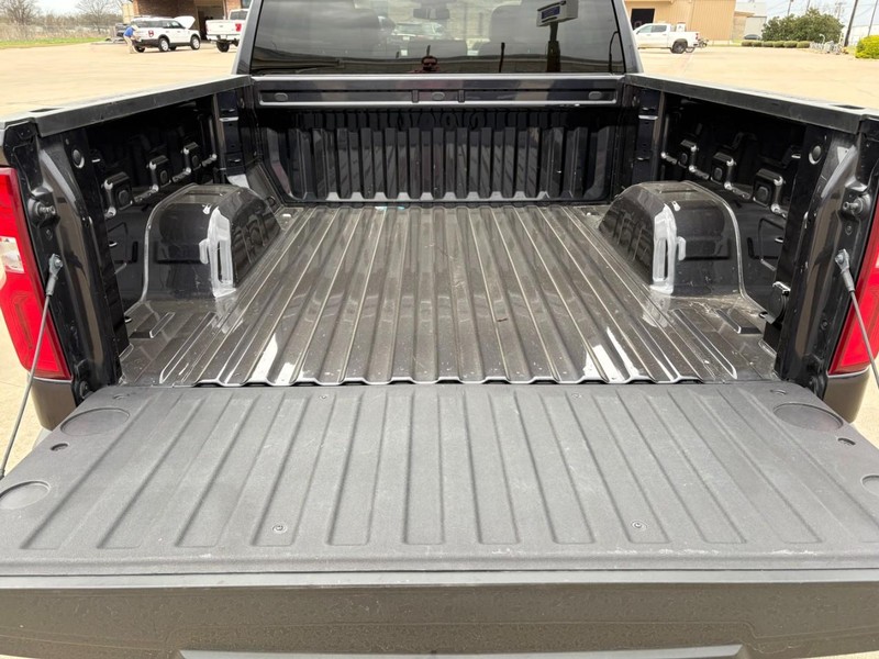 Chevrolet Silverado 1500 Vehicle Full-screen Gallery Image 12