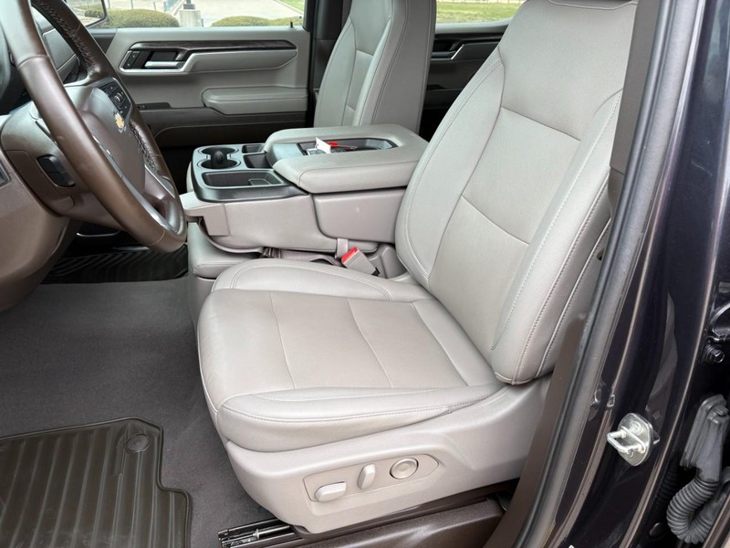 Chevrolet Silverado 1500 Vehicle Full-screen Gallery Image 13