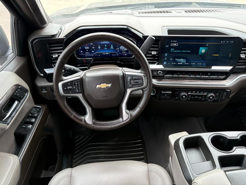 Chevrolet Silverado 1500 Vehicle Full-screen Gallery Image 20