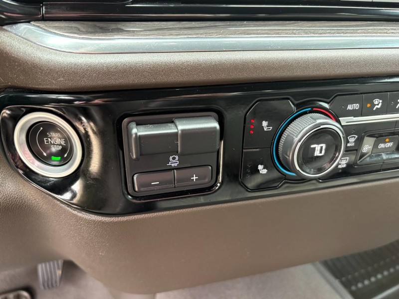 Chevrolet Silverado 1500 Vehicle Full-screen Gallery Image 29