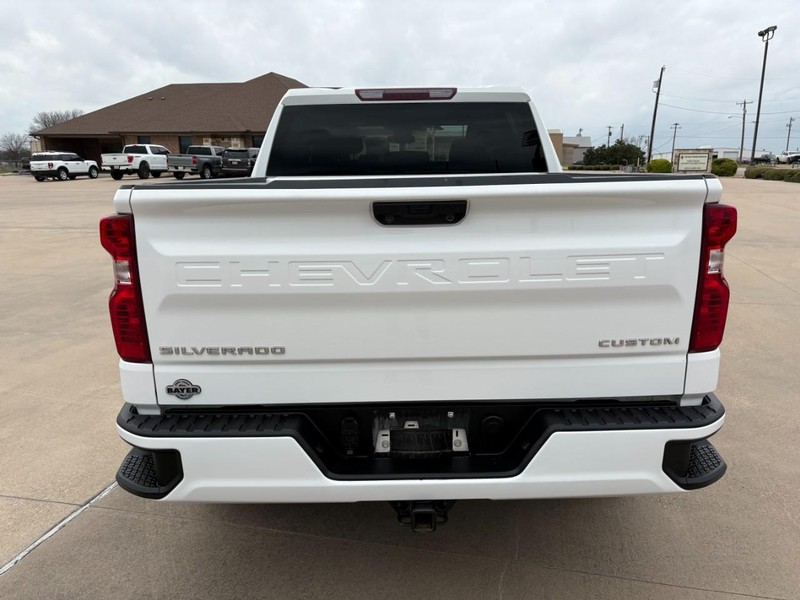 Chevrolet Silverado 1500 Vehicle Full-screen Gallery Image 4