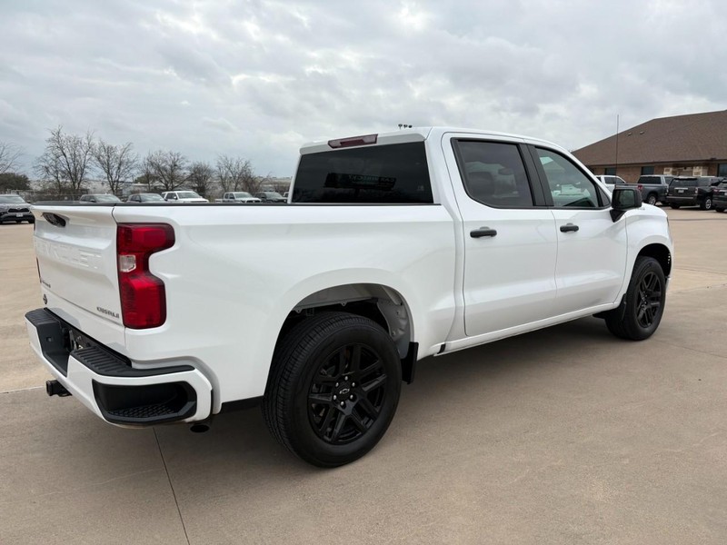 Chevrolet Silverado 1500 Vehicle Full-screen Gallery Image 5
