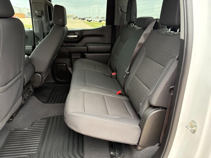 Chevrolet Silverado 1500 Vehicle Full-screen Gallery Image 14