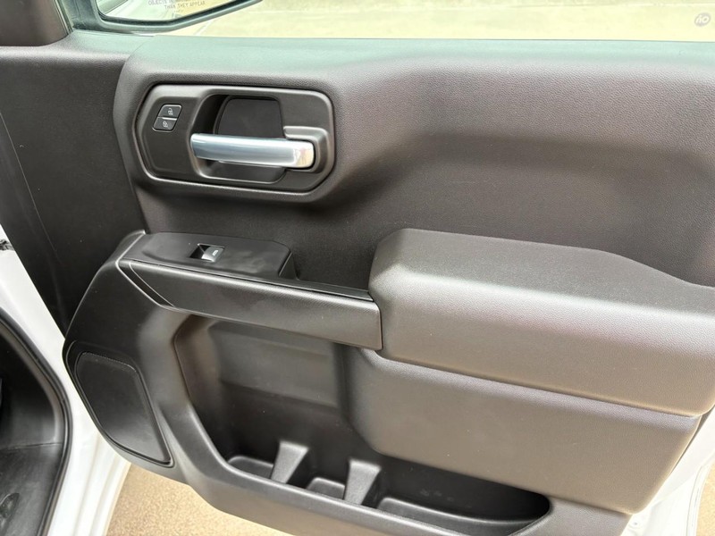 Chevrolet Silverado 1500 Vehicle Full-screen Gallery Image 20