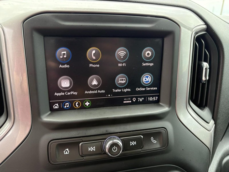 Chevrolet Silverado 1500 Vehicle Full-screen Gallery Image 23