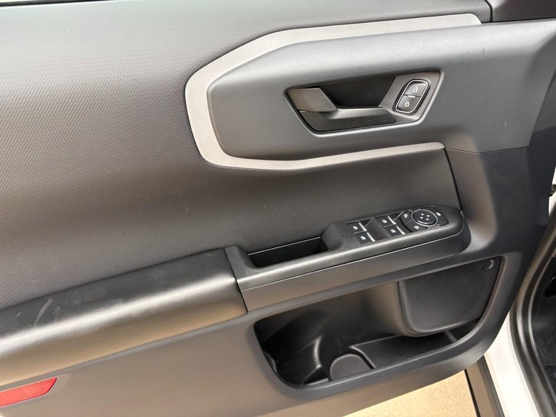 Ford Bronco Sport Vehicle Full-screen Gallery Image 15