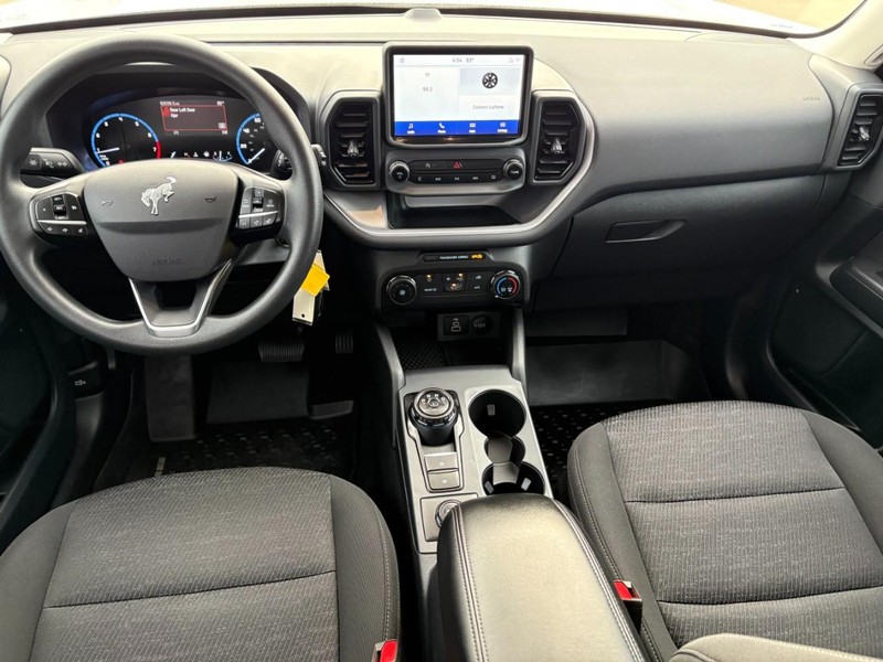 Ford Bronco Sport Vehicle Full-screen Gallery Image 17