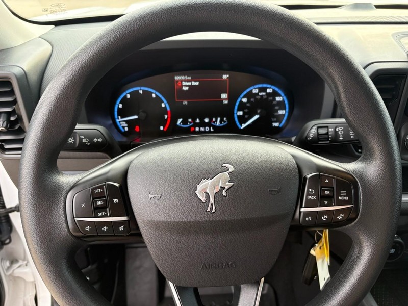 Ford Bronco Sport Vehicle Full-screen Gallery Image 23