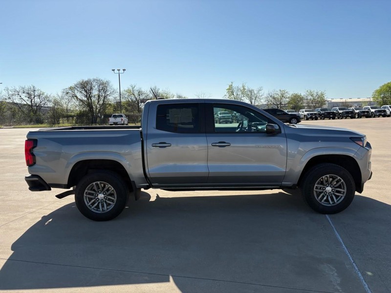 Chevrolet Colorado Vehicle Full-screen Gallery Image 7