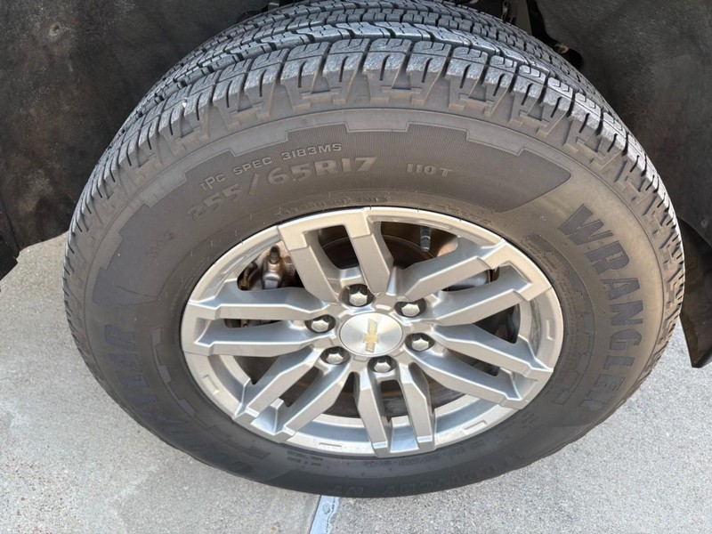 Chevrolet Colorado Vehicle Full-screen Gallery Image 10