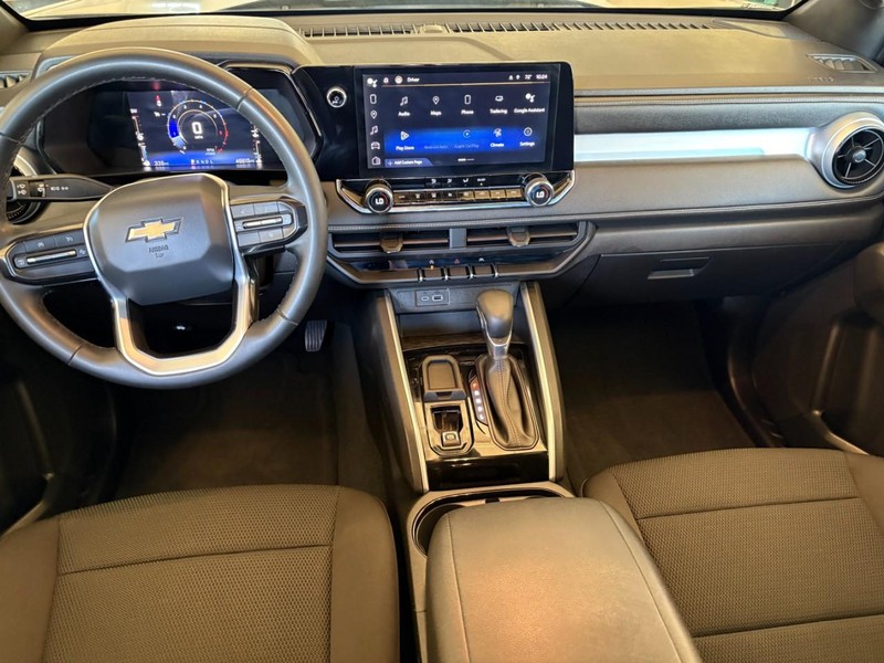 Chevrolet Colorado Vehicle Full-screen Gallery Image 16