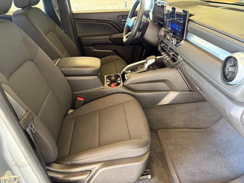 Chevrolet Colorado Vehicle Full-screen Gallery Image 20