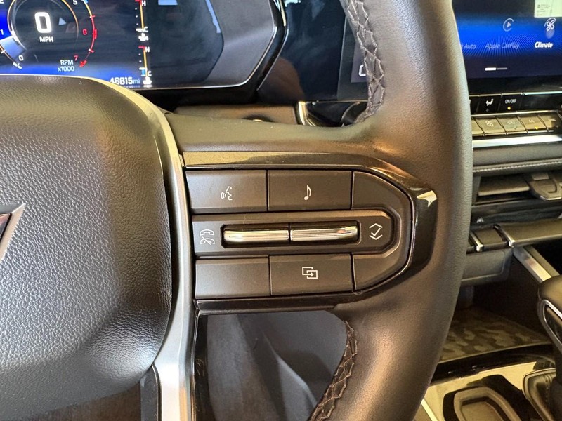 Chevrolet Colorado Vehicle Full-screen Gallery Image 23