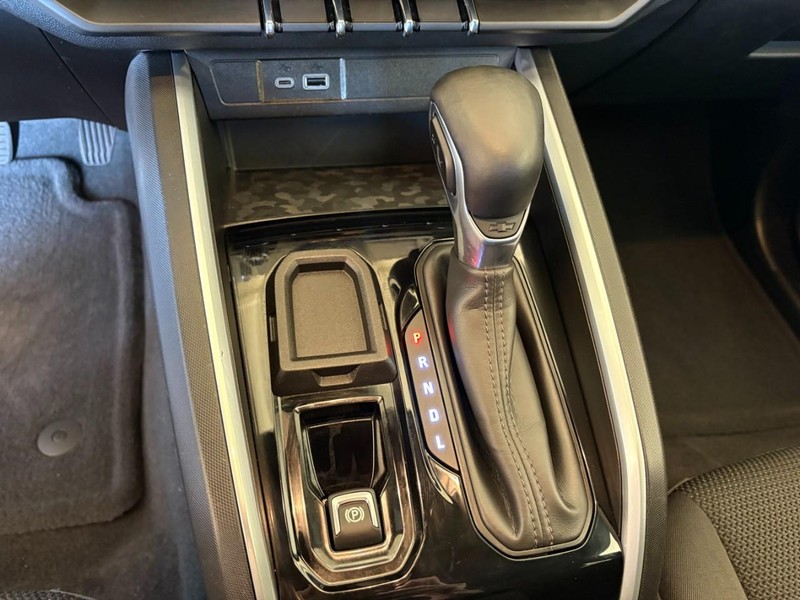 Chevrolet Colorado Vehicle Full-screen Gallery Image 24