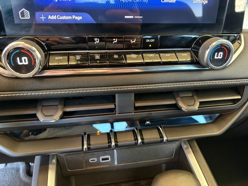 Chevrolet Colorado Vehicle Full-screen Gallery Image 25