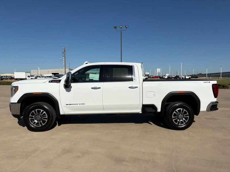 GMC Sierra 2500HD Vehicle Full-screen Gallery Image 3