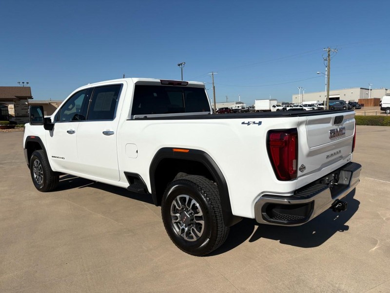 GMC Sierra 2500HD Vehicle Full-screen Gallery Image 4