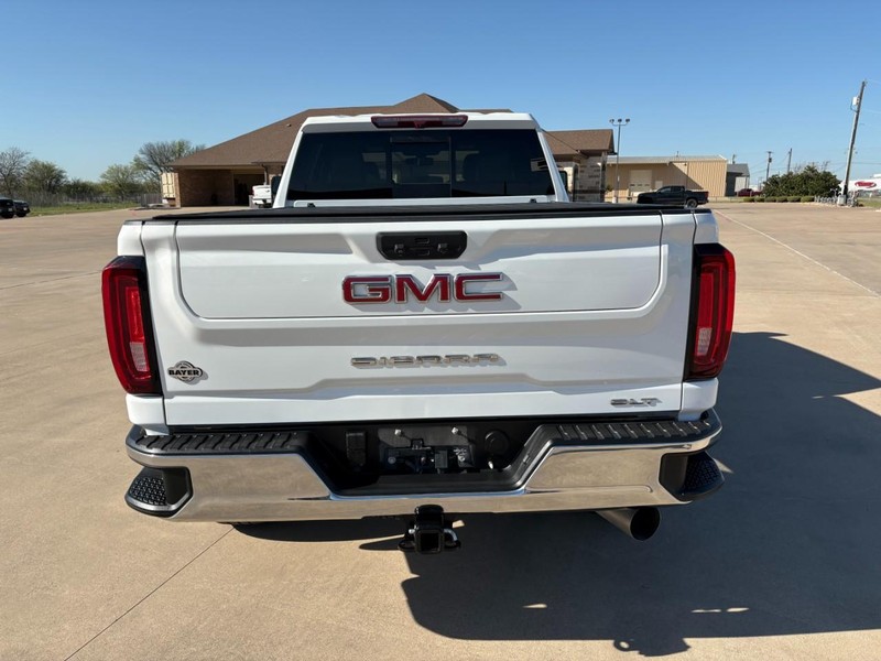 GMC Sierra 2500HD Vehicle Full-screen Gallery Image 5