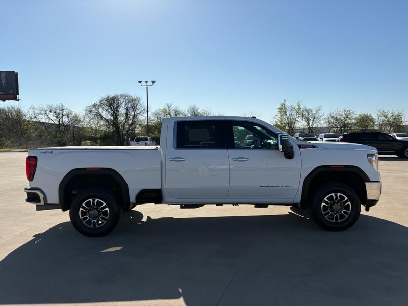 GMC Sierra 2500HD Vehicle Full-screen Gallery Image 7