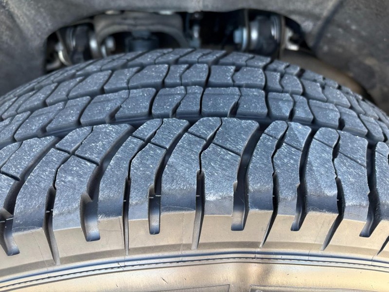 GMC Sierra 2500HD Vehicle Full-screen Gallery Image 11