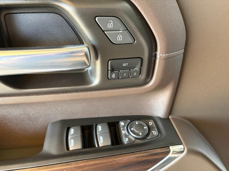 GMC Sierra 2500HD Vehicle Full-screen Gallery Image 14