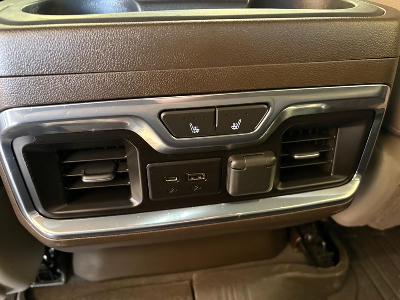 GMC Sierra 2500HD Vehicle Full-screen Gallery Image 19