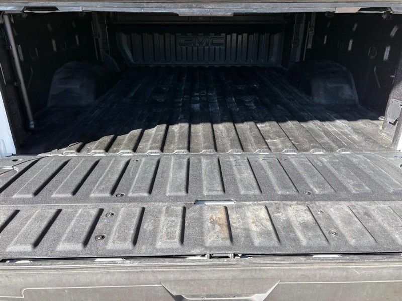 GMC Sierra 2500HD Vehicle Full-screen Gallery Image 21