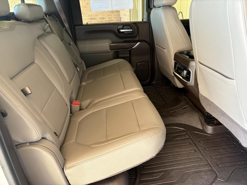 GMC Sierra 2500HD Vehicle Full-screen Gallery Image 22