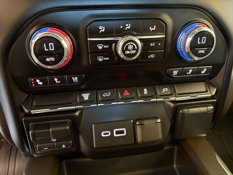 GMC Sierra 2500HD Vehicle Full-screen Gallery Image 28