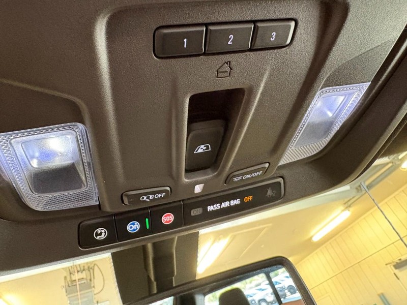 GMC Sierra 2500HD Vehicle Full-screen Gallery Image 34