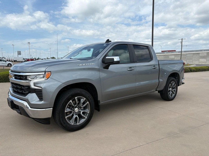 Chevrolet Silverado 1500 Vehicle Full-screen Gallery Image 2