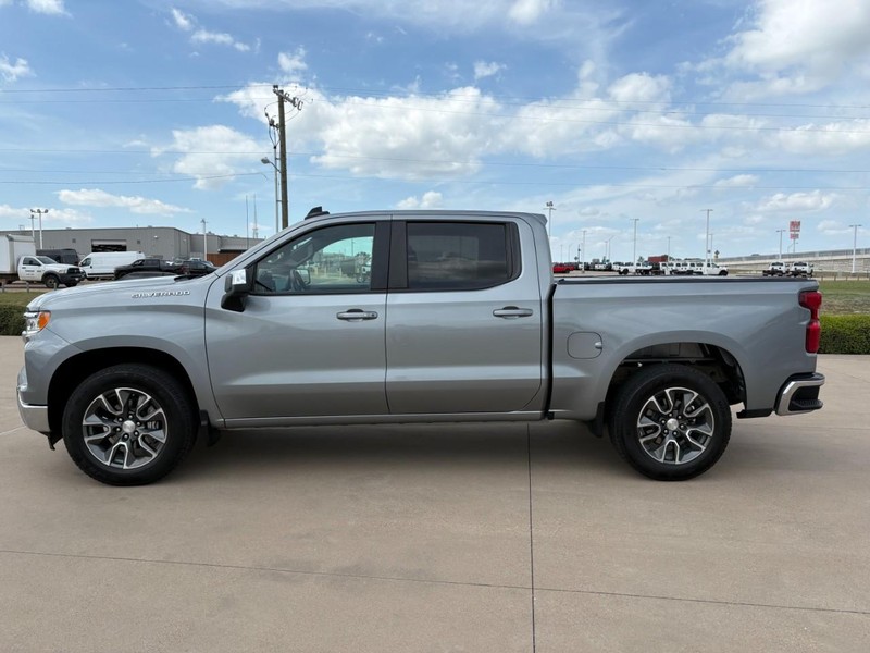Chevrolet Silverado 1500 Vehicle Full-screen Gallery Image 3