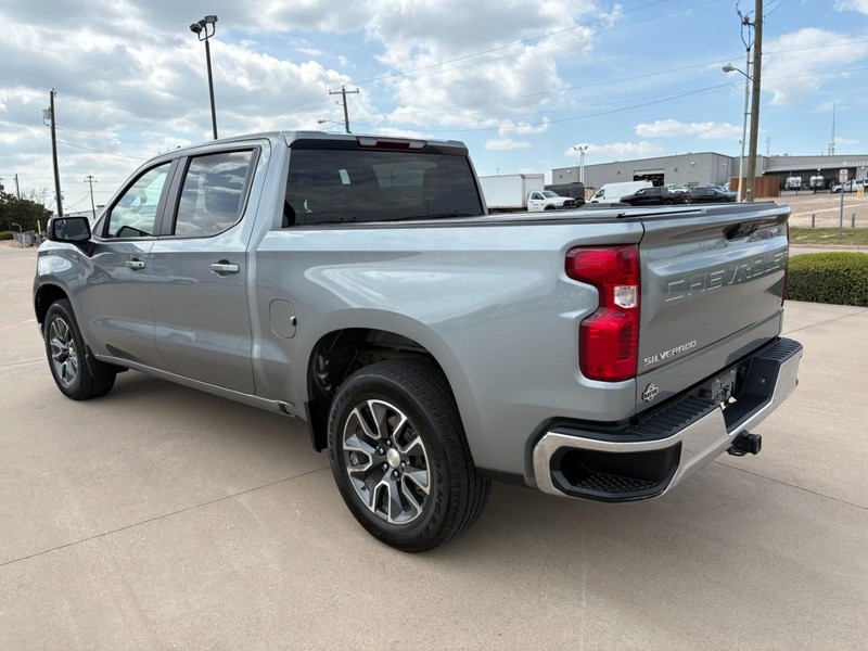 Chevrolet Silverado 1500 Vehicle Full-screen Gallery Image 4