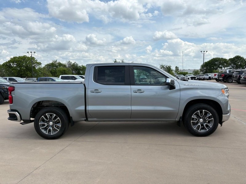 Chevrolet Silverado 1500 Vehicle Full-screen Gallery Image 7