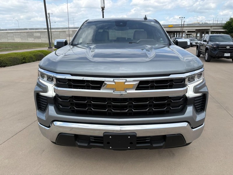 Chevrolet Silverado 1500 Vehicle Full-screen Gallery Image 9