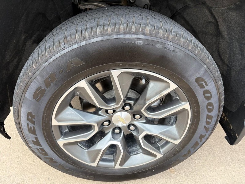 Chevrolet Silverado 1500 Vehicle Full-screen Gallery Image 10