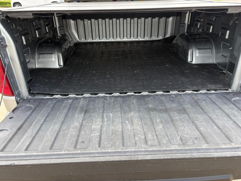 Chevrolet Silverado 1500 Vehicle Full-screen Gallery Image 13