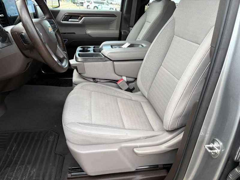 Chevrolet Silverado 1500 Vehicle Full-screen Gallery Image 14