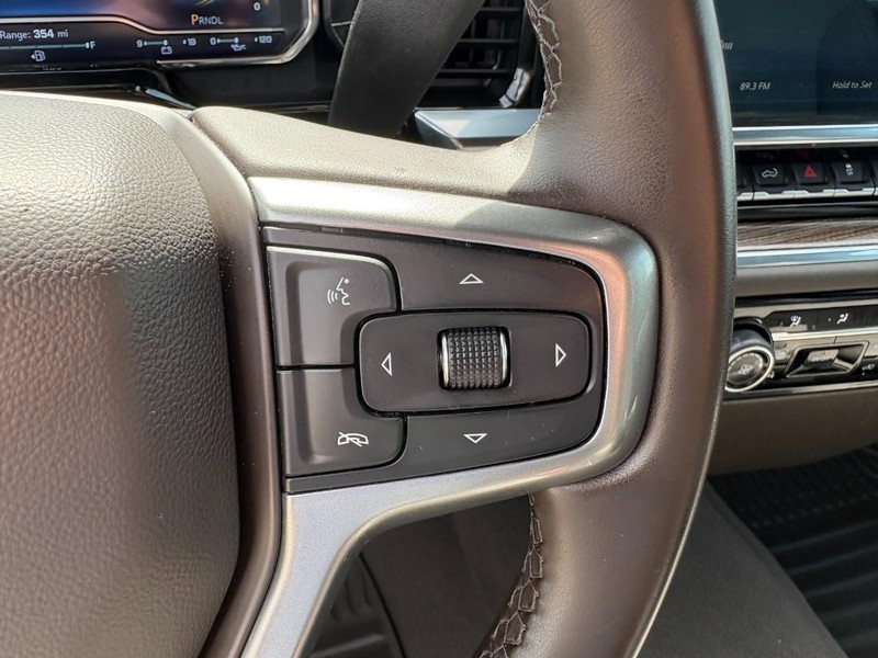 Chevrolet Silverado 1500 Vehicle Full-screen Gallery Image 24