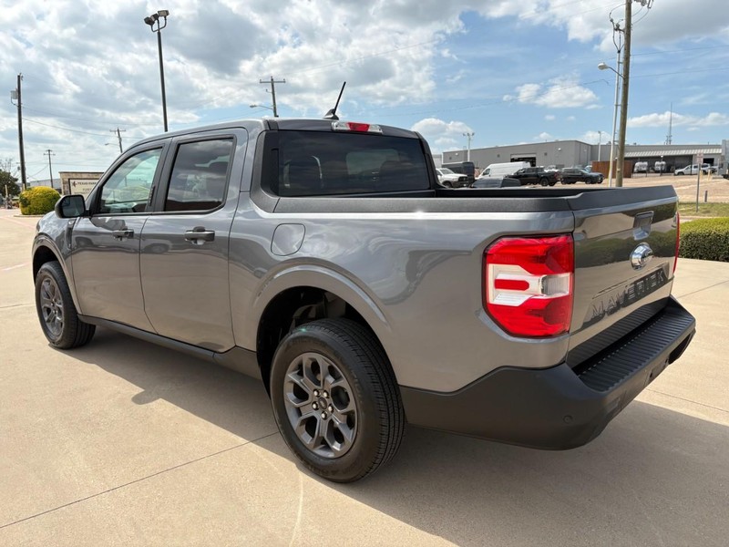 Ford Maverick Vehicle Full-screen Gallery Image 4