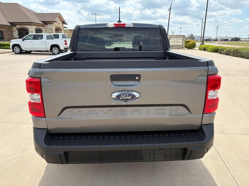 Ford Maverick Vehicle Full-screen Gallery Image 5