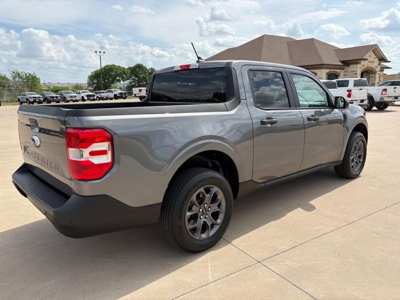 Ford Maverick Vehicle Full-screen Gallery Image 6