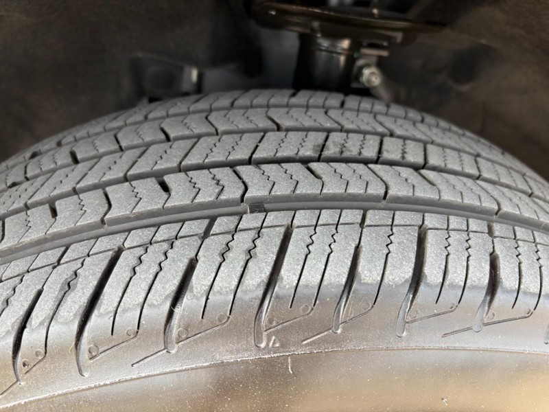 Ford Maverick Vehicle Full-screen Gallery Image 11