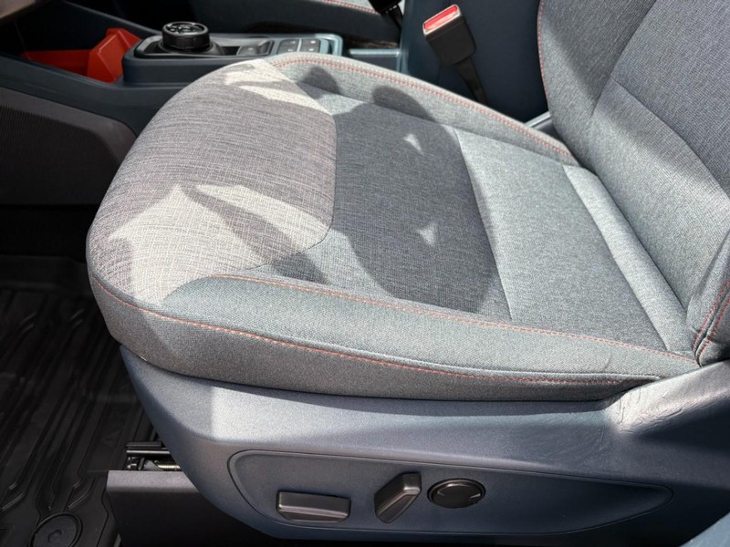 Ford Maverick Vehicle Full-screen Gallery Image 13