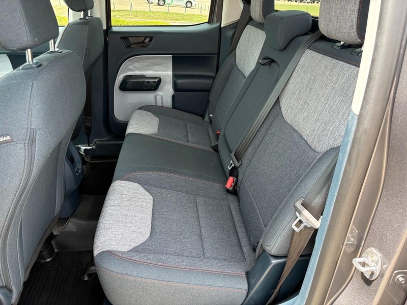 Ford Maverick Vehicle Full-screen Gallery Image 15