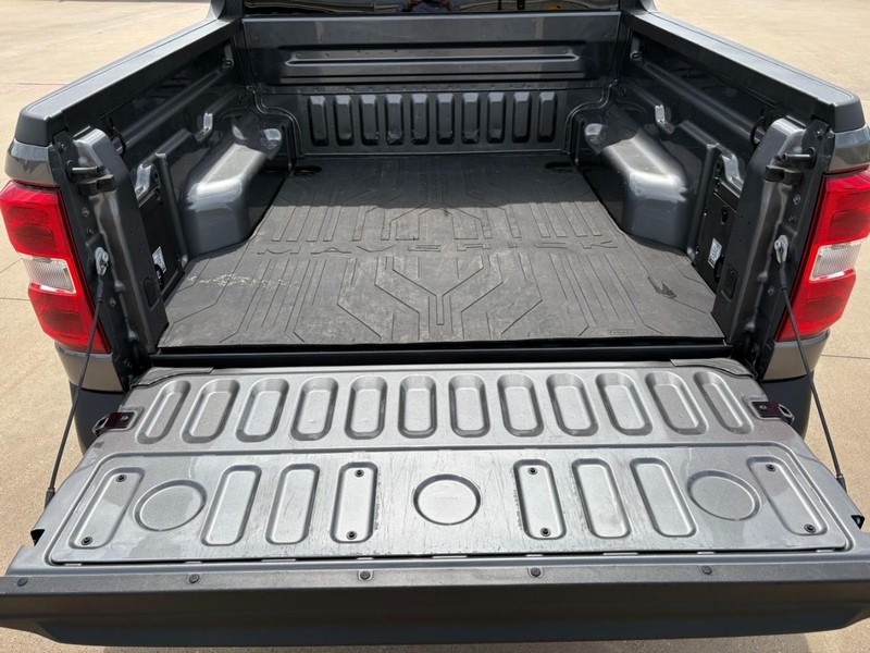 Ford Maverick Vehicle Full-screen Gallery Image 17