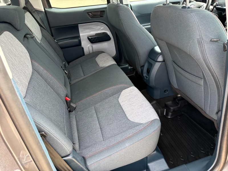 Ford Maverick Vehicle Full-screen Gallery Image 18