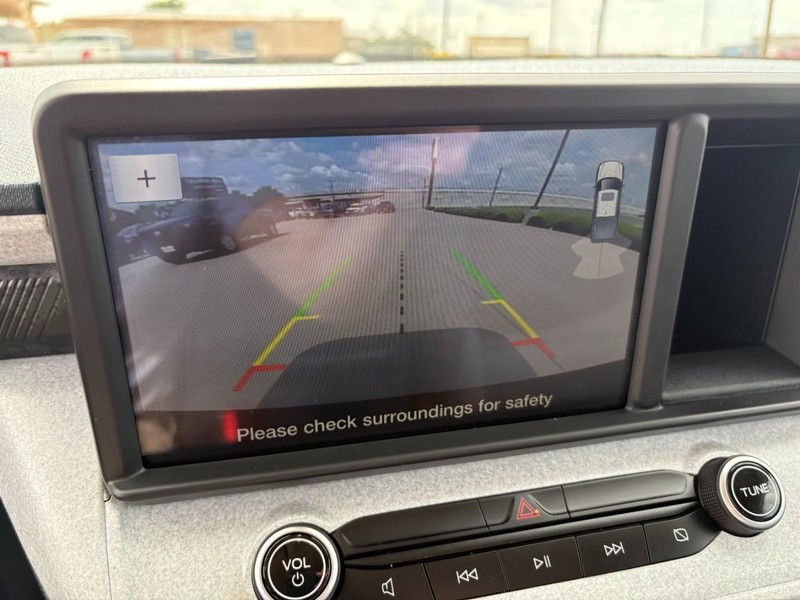 Ford Maverick Vehicle Full-screen Gallery Image 28