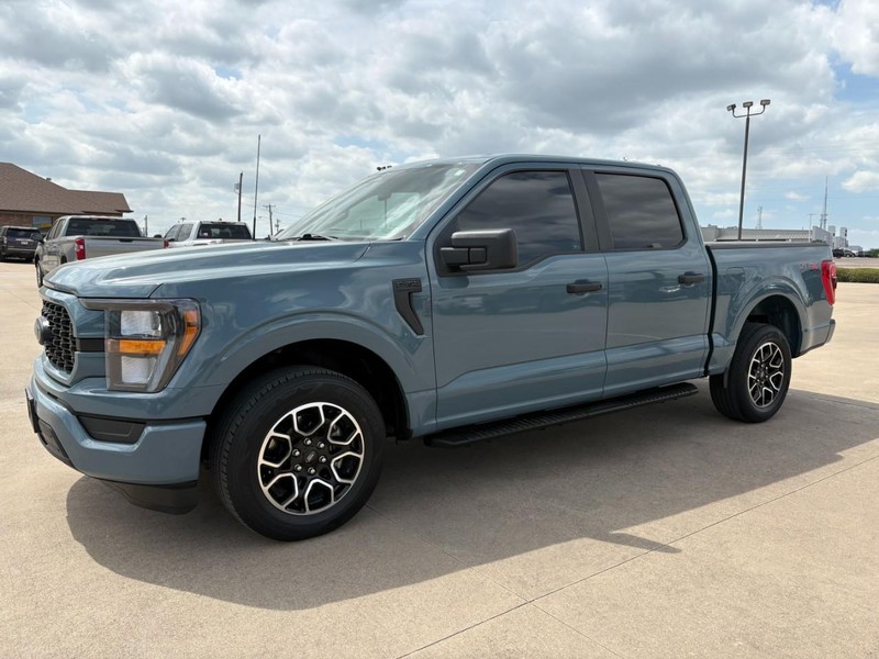 Ford F-150 Vehicle Full-screen Gallery Image 2