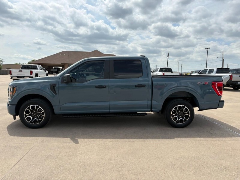 Ford F-150 Vehicle Full-screen Gallery Image 3